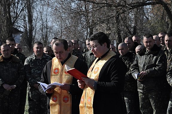 Feldgottesdienst mit ukrainischen Soldaten. © Abteilung Militärseelsorge der Ukrainischen griechisch-katholischen Kirche