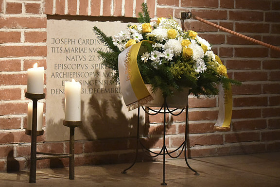 Grabstätte von Kardinal Wendel in der Krypta der Frauenkirche © KS / Doreen Bierdel