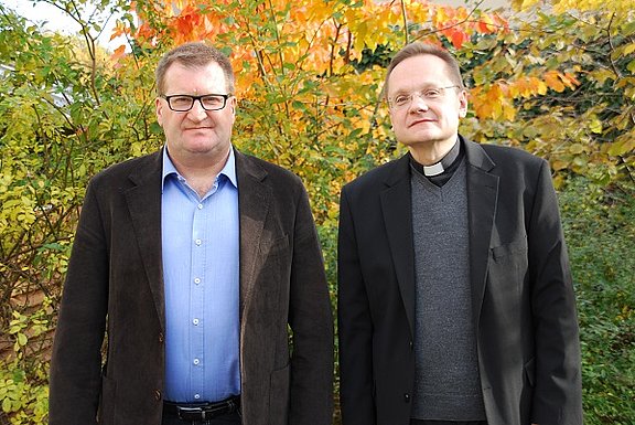 Pfarrhelfer Christian Heindl (links) und Militärgeistlicher Clemens Dzikowski (© KS / Jörg Volpers) 