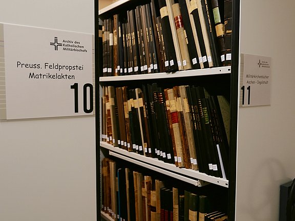 Kirchenbücher im Archiv © KS / Barbara Dreiling