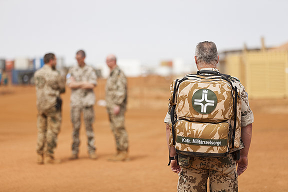 Militärseelsorger begleiten Soldaten im Auslandseinsatz. © Christina Lux 