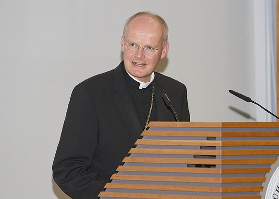 Militärbischof Dr. Franz-Josef Overbeck am 29.10.2015 in Hamburg (© Bundeswehr / Katharina Junge) 