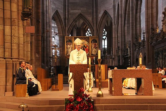 Militärbischof Overbeck bei der Predigt im Freiburger Münster. © KS / Halina Wegrzynowicz 