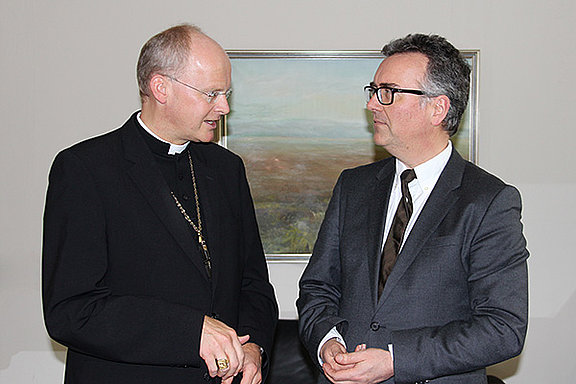 Militärbischof Overbeck im Gespräch mit Militärbischof Rink (Foto: KMS / Doreen Bierdel) 
