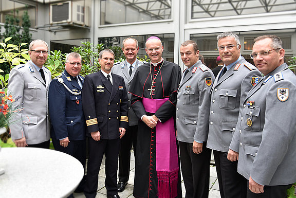 Vorstand des Katholikenrats mit Militärbischof Overbeck © KS / Doreen Bierdel